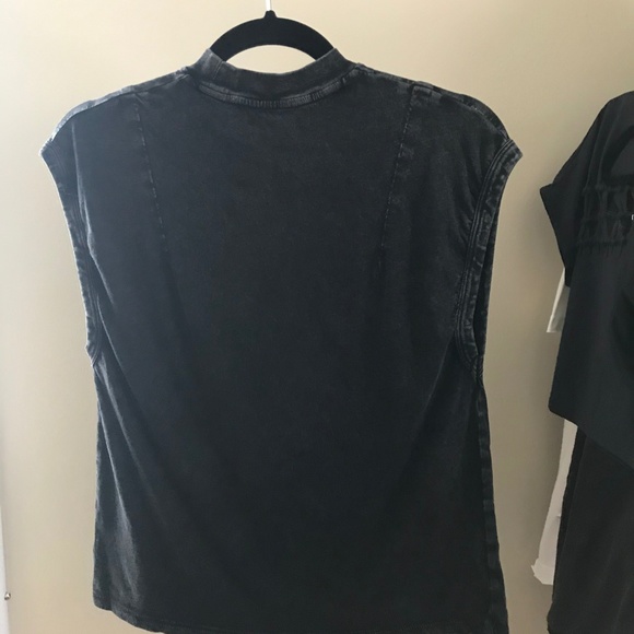 Silence + Noise Dyna Mock Neck Muscle Tee - Picture 3 of 6